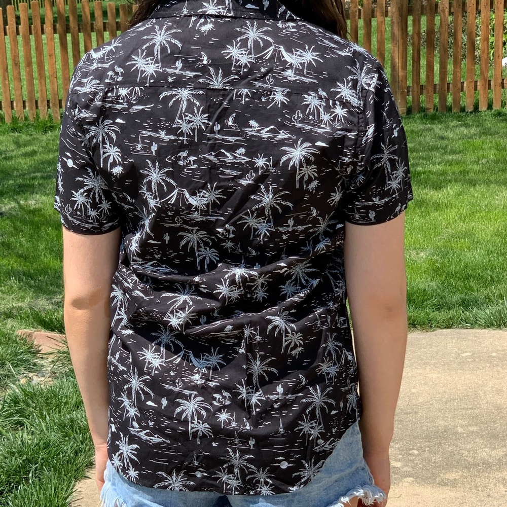 Free Planet Short Sleeve Button Down Black Shirt - Picture 2 of 7